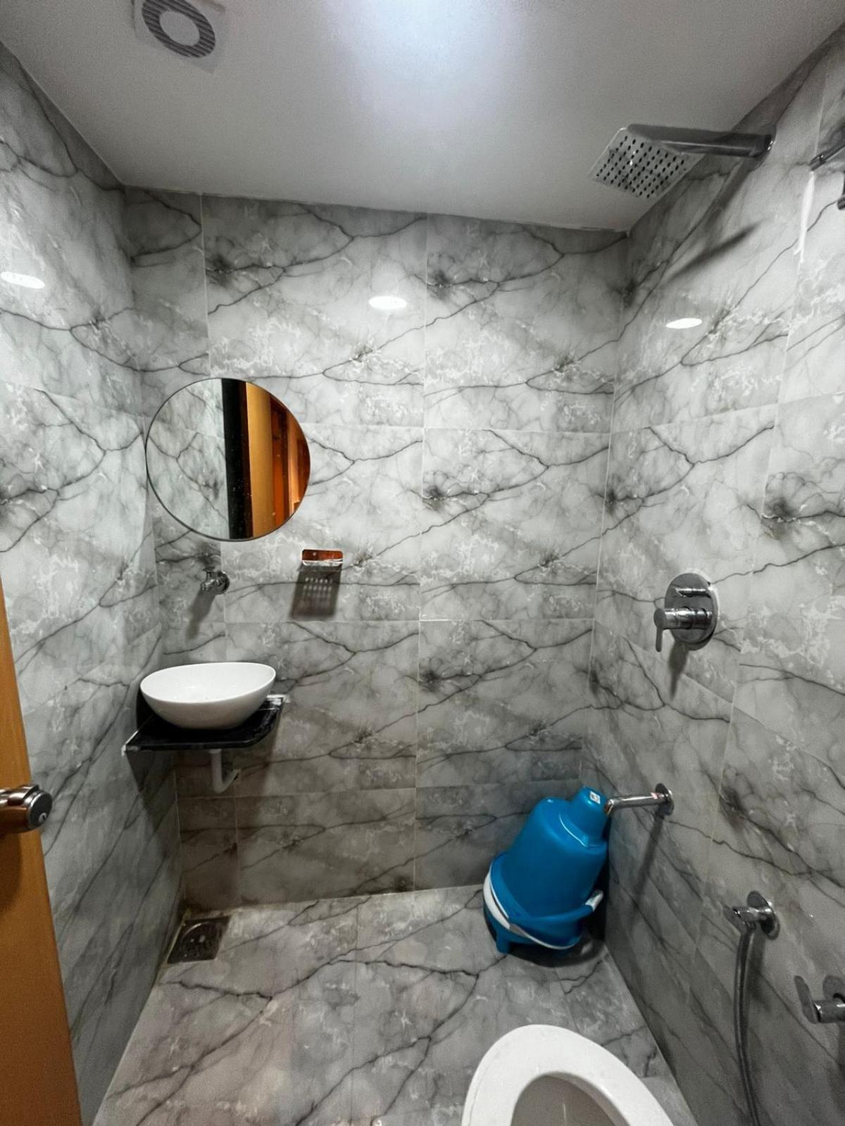 Hotel Phoniex Ahmedabad Extérieur photo
