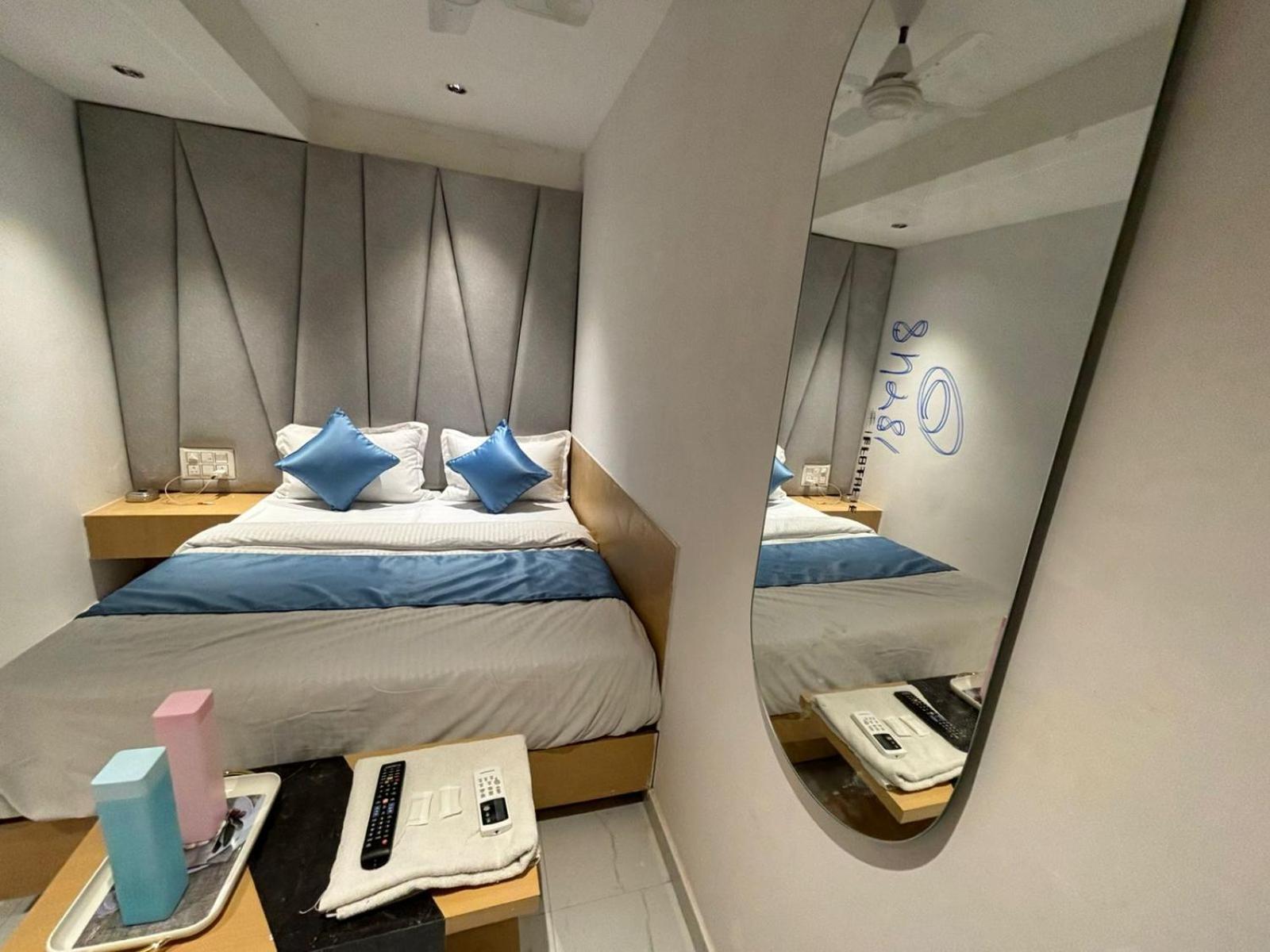 Hotel Phoniex Ahmedabad Extérieur photo