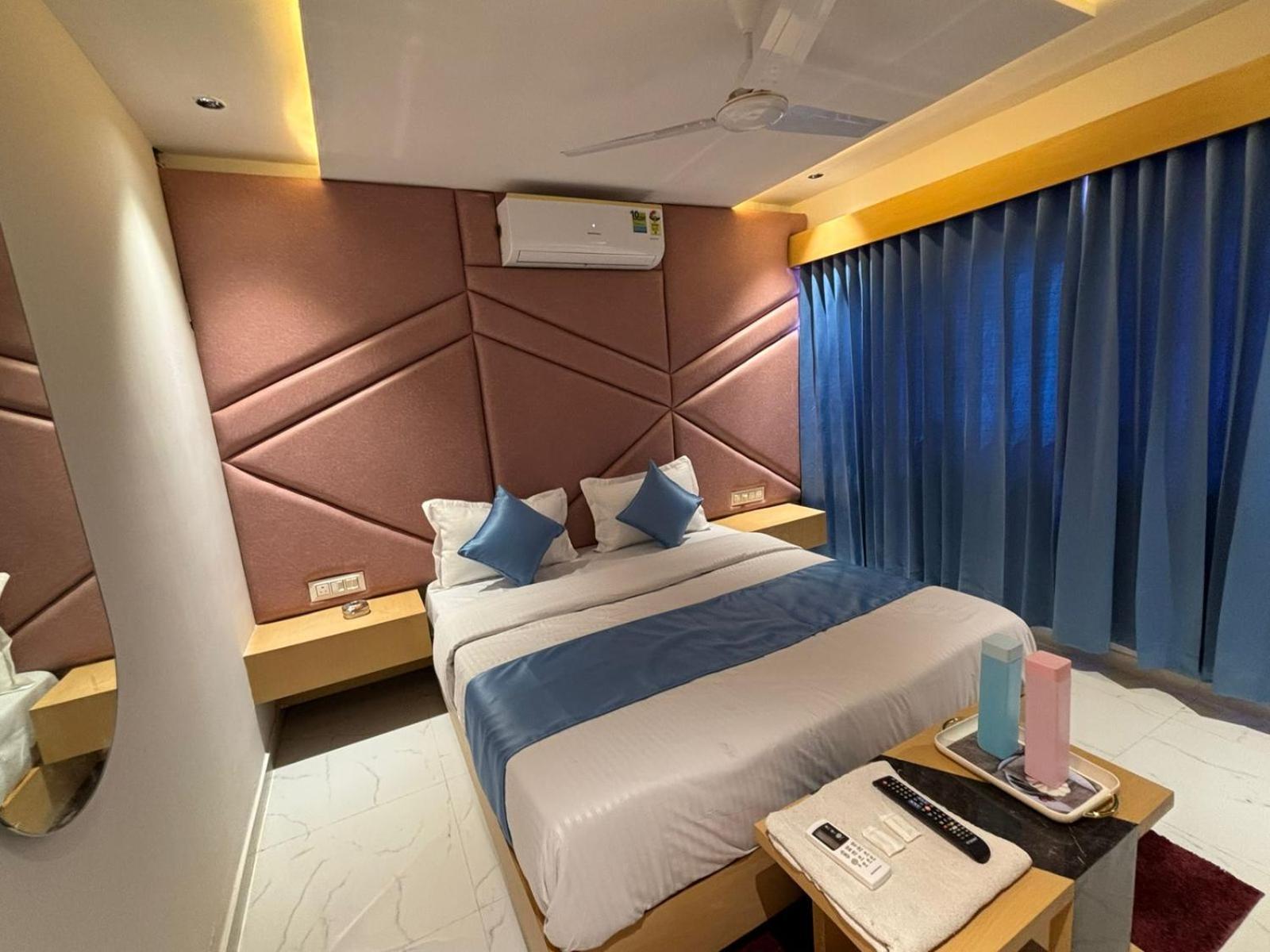 Hotel Phoniex Ahmedabad Extérieur photo