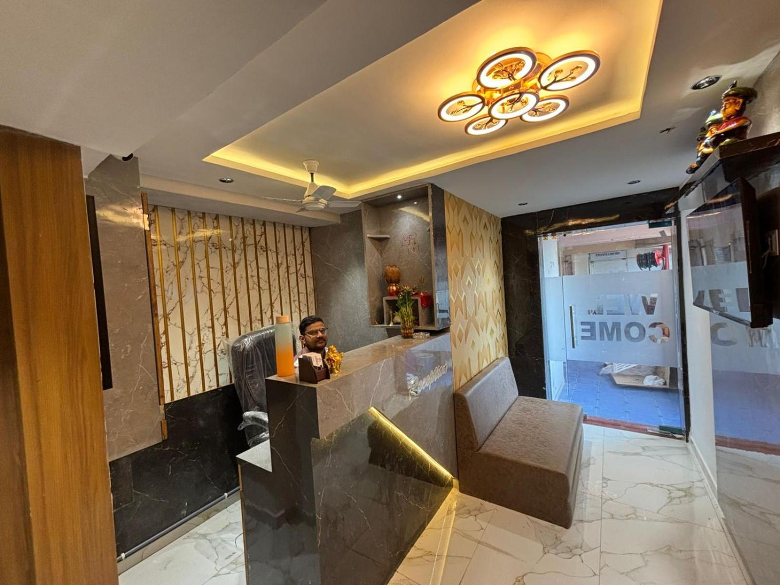 Hotel Phoniex Ahmedabad Extérieur photo