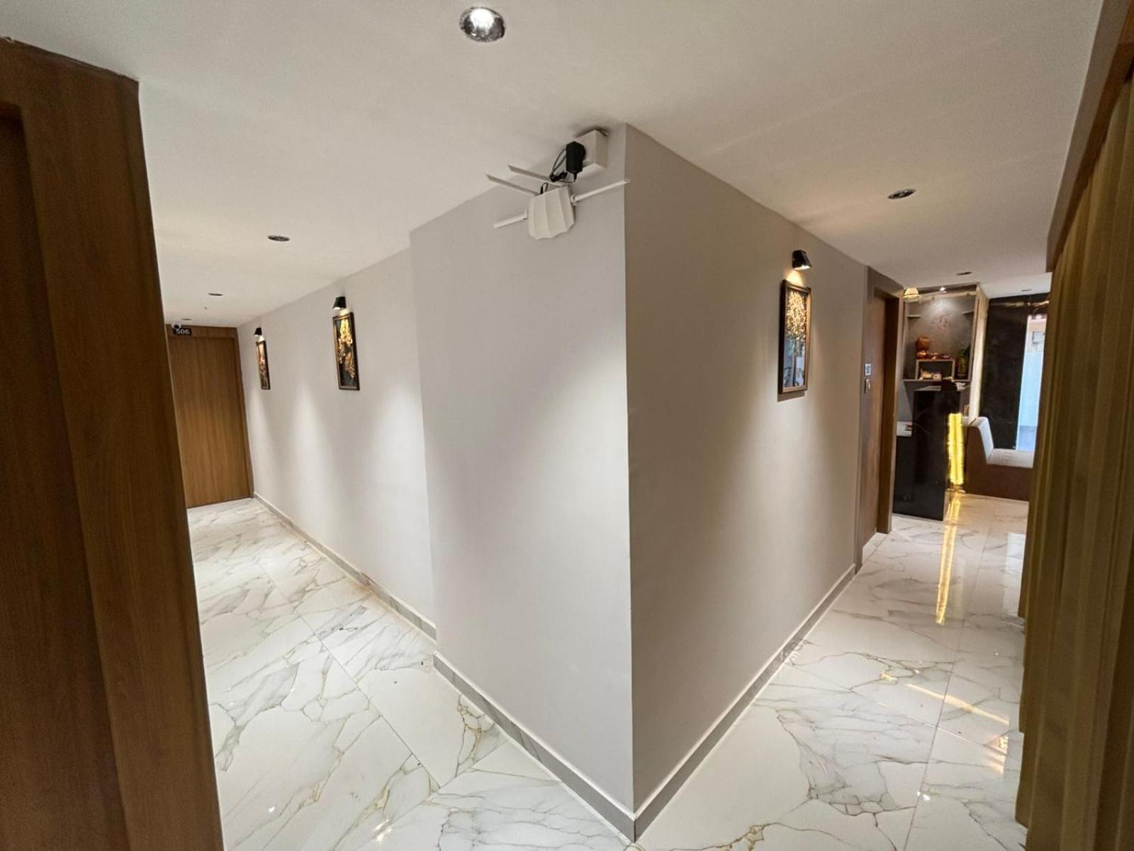 Hotel Phoniex Ahmedabad Extérieur photo