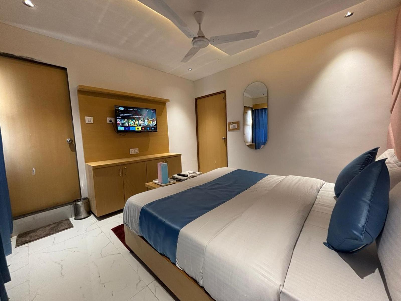 Hotel Phoniex Ahmedabad Extérieur photo