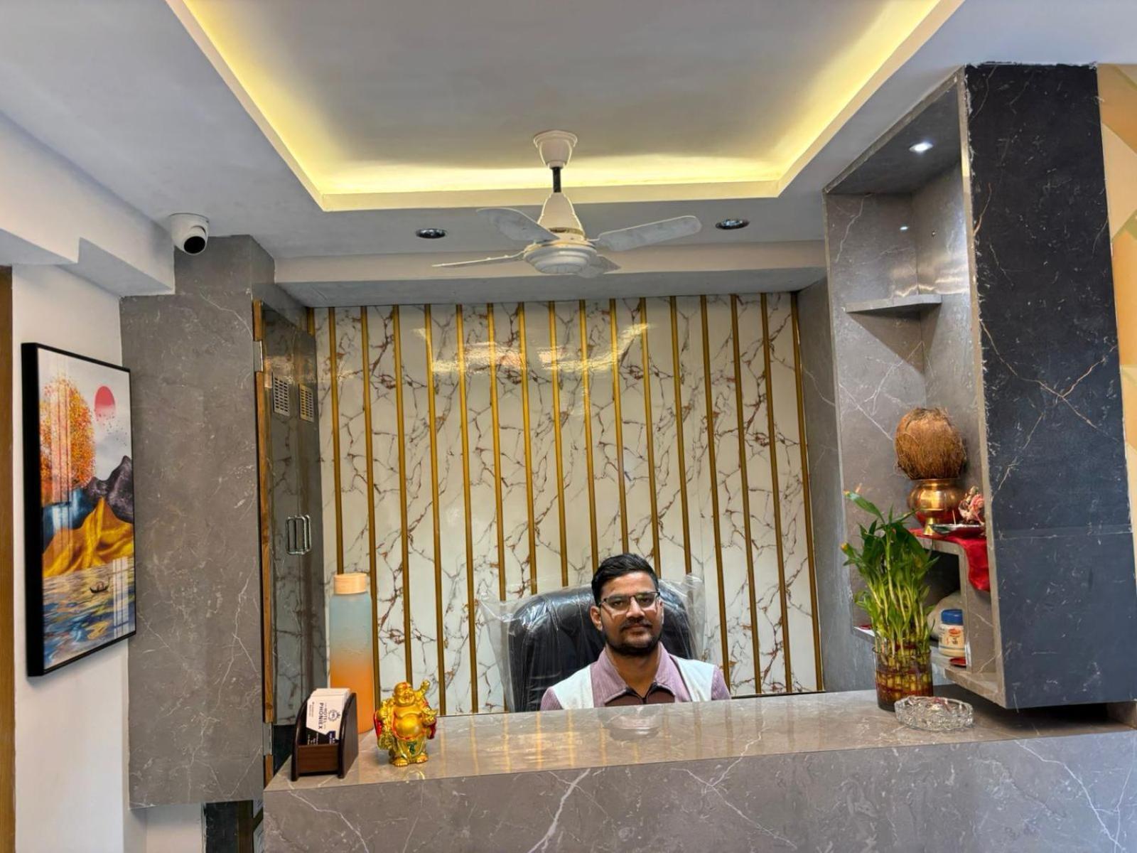 Hotel Phoniex Ahmedabad Extérieur photo