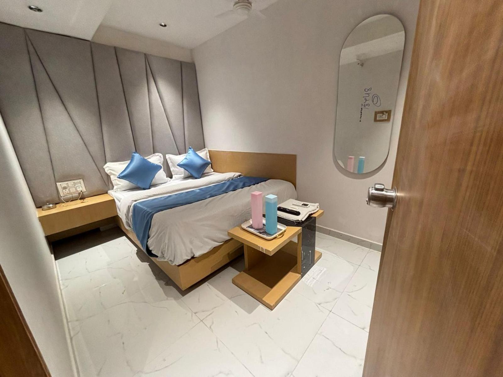 Hotel Phoniex Ahmedabad Extérieur photo